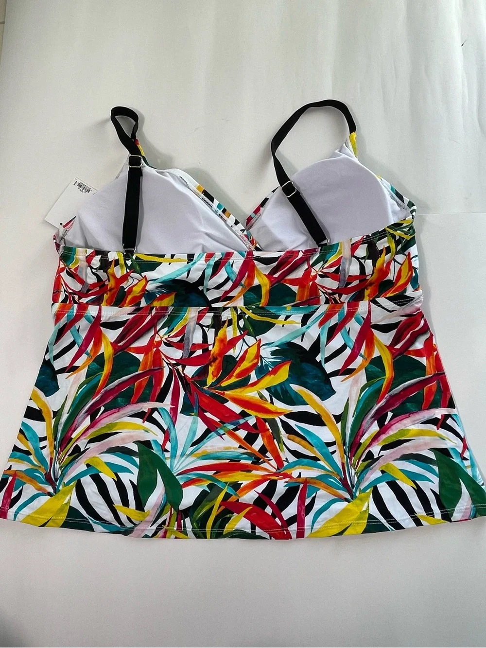 Kohl's APT.9 Multicolor Printed Tankini Top With black straps adjustable NWT
